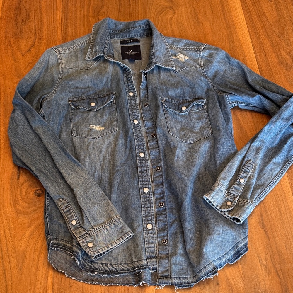American Eagle Outfitters Distressed Denim Shirt (Slim fit)